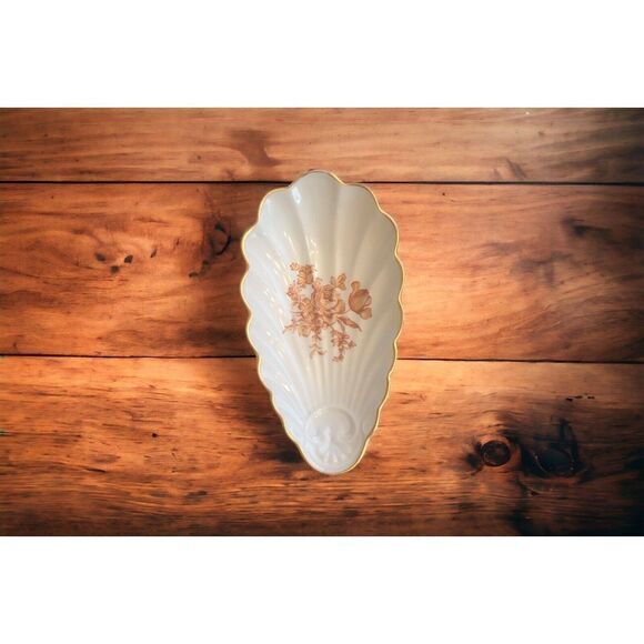 Limoges‎ France Shell Pattern Footed White Dish with Gold Rem and Rose Pattern - Picture 2 of 8